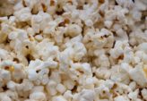 Lej en popcornmaskine og tilføj sjov og smag til dit event
